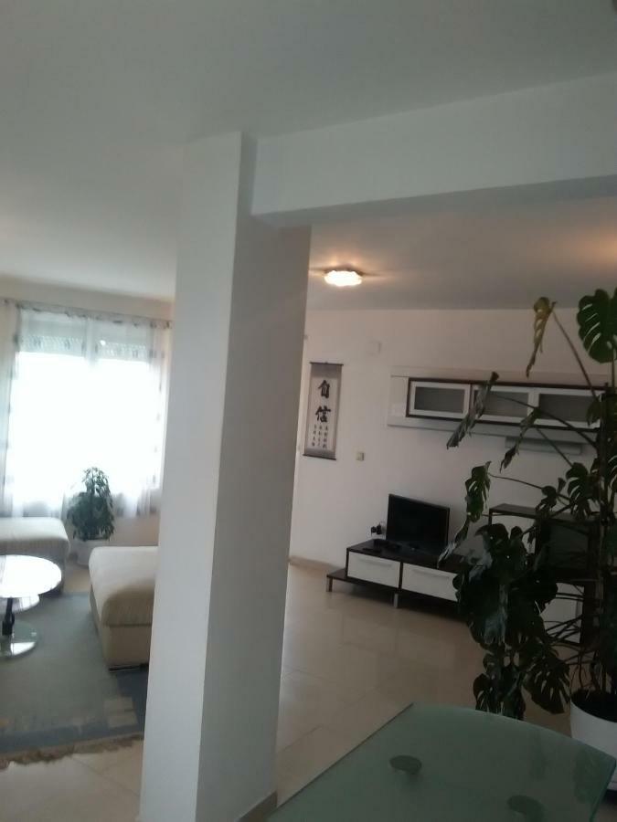 2 Rooms Apartment Plovdiv Kichuk Paris Bagian luar foto